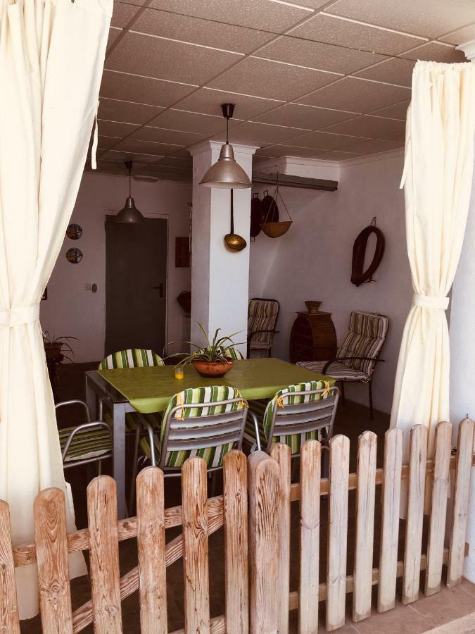 منزل الضيف Macastre  في La Casita Santa Barbara المظهر الخارجي الصورة