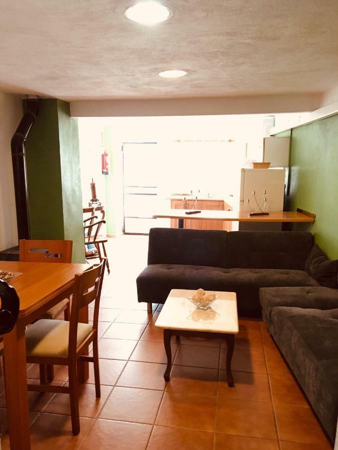 منزل الضيف Macastre  في La Casita Santa Barbara المظهر الخارجي الصورة